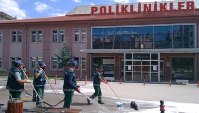 Keçiören Belediyesinden hastanelere temizlik ve bekleme çadırı desteği