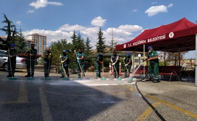 Keçiören Belediyesinden hastanelere temizlik ve bekleme çadırı desteği