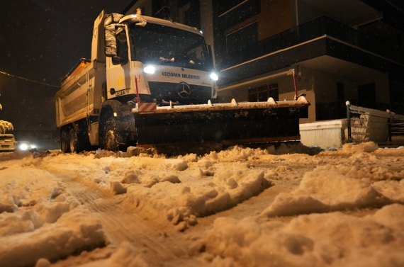 Keçiören Belediyesi’nden karla mücadele seferberliği