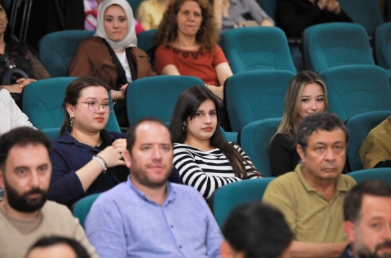 Keçiören Belediyesi’nden LGS ve YKS öncesi öğrencilere motivasyon semineri