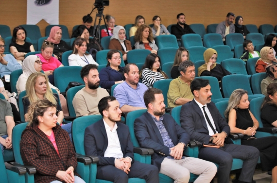 Keçiören Belediyesi’nden LGS ve YKS öncesi öğrencilere motivasyon semineri