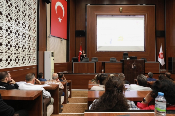 Keçiören Belediyesi’nden personele dengeli beslenme ve obezite eğitimi