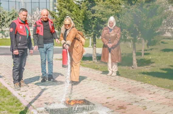 Keçiören Belediyesi’nden personele yangın söndürme eğitimi