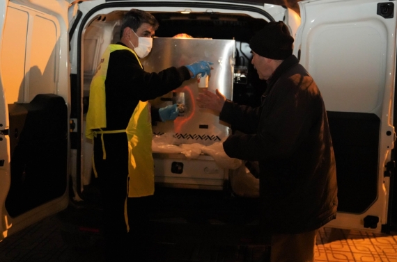 Keçiören Belediyesi’nden sıcak çorba ikramı