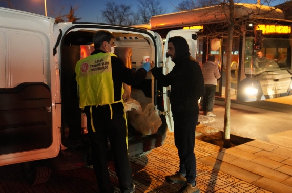 Keçiören Belediyesi’nden sıcak çorba ikramı