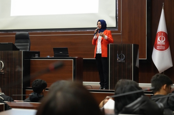 Keçiören Belediyesi’nden stajyer öğrencilere sağlık eğitimi