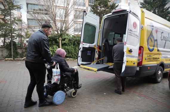 Keçiören Belediyesi’nden ücretsiz ‘Engelsiz Taksi’ hizmeti