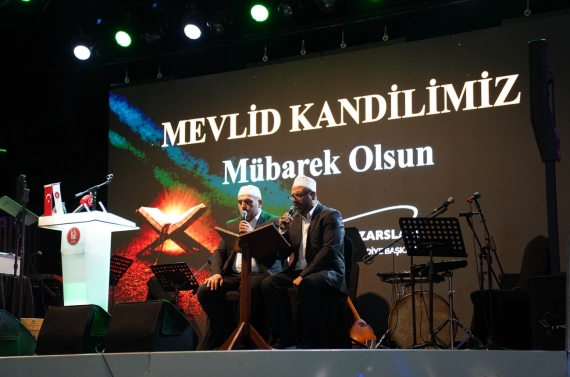 Keçiören Belediyesi’nin Mevlid Kandili programında kent meydanı dolup taştı