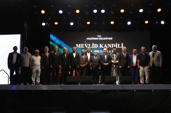 Keçiören Belediyesi’nin Mevlid Kandili programında kent meydanı dolup taştı