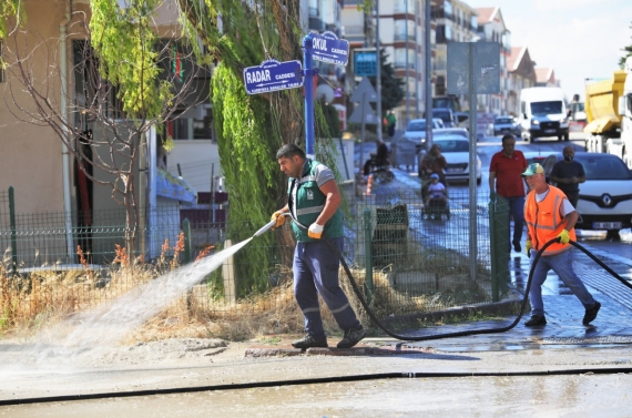 Keçiören`de kesintisiz temizlik mesaisi