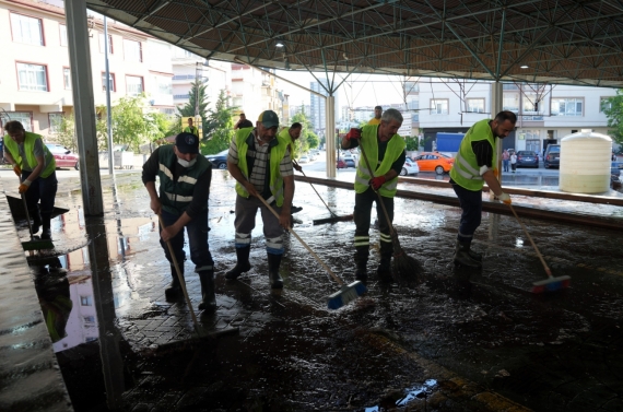 Keçiören`de kurban kesim alanları temizlendi