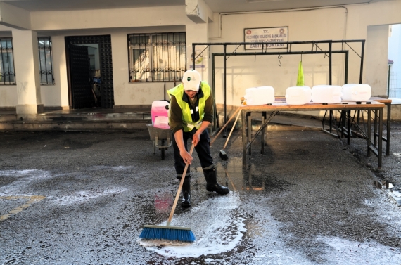 Keçiören`de kurban kesim alanları temizlendi
