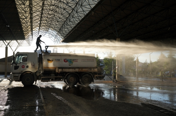 Keçiören`de kurban kesim alanları temizlendi