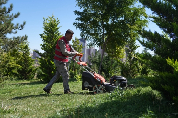 Keçiören`de park ve bahçelere estetik dokunuş