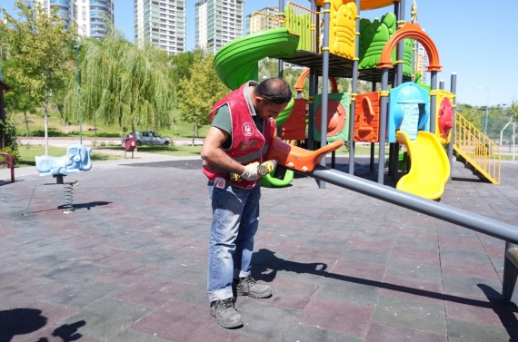 Keçiören`de park ve bahçelere estetik dokunuş