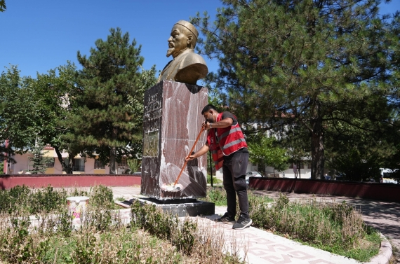 Keçiören`de park ve bahçelere estetik dokunuş
