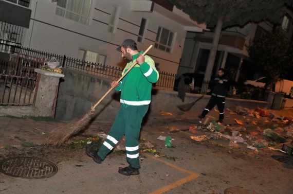 Keçiören`de pazarların ardından hijyen seferberliği