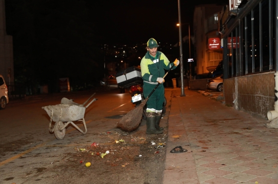 Keçiören`de pazarların ardından hijyen seferberliği