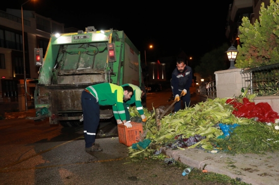 Keçiören`de pazarların ardından hijyen seferberliği