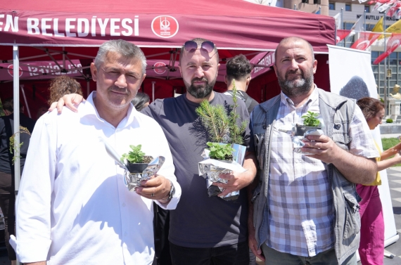 Keçiören`de Uyuşturucuyla Mücadele Günü kapsamında fidan ve fide dağıtıldı