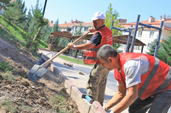 Keçiören`deki parklarda kapsamlı çalışma devam ediyor