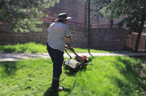 Keçiören`deki parklarda kapsamlı çalışma devam ediyor