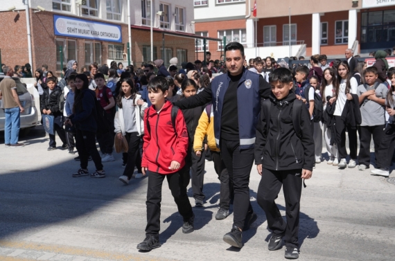 Keçiören zabıtasından öğrenci güvenliği için yoğun mesai