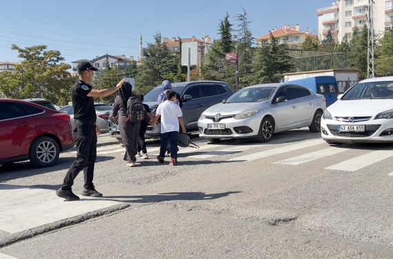 Keçiören Zabıtasından okul önlerinde güvenli ulaşım seferberliği