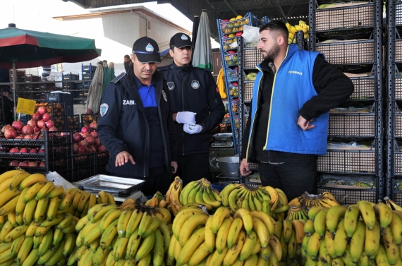 Keçiören zabıtasından semt pazarlarında tartı ve terazi denetimi