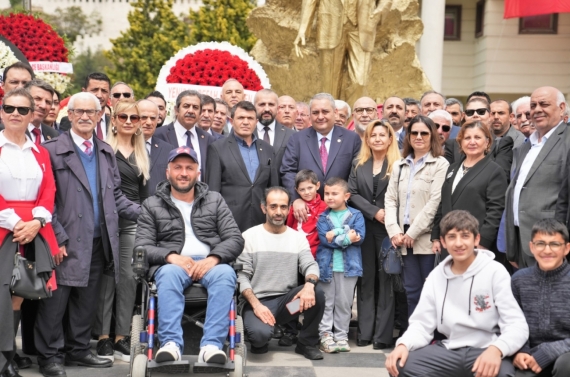 Keçiören’de 19 Mayıs kutlamaları çelenk sunma töreni ile başladı