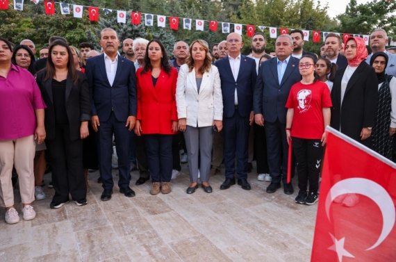 Keçiören’de 30 Ağustos Zafer Anıtı görkemli törenle açıldı