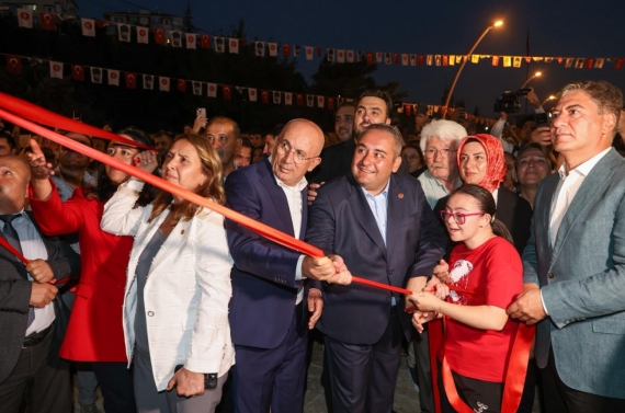 Keçiören’de 30 Ağustos Zafer Anıtı görkemli törenle açıldı