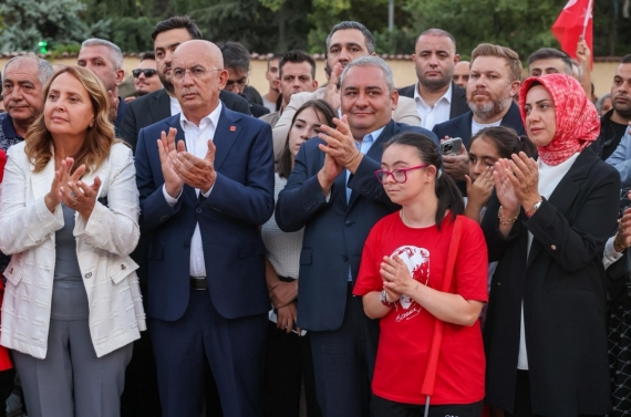 Keçiören’de 30 Ağustos Zafer Anıtı görkemli törenle açıldı