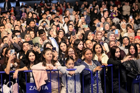 Keçiören’de, YKS ve LGS öğrencilerine eğlence dolu motivasyon programı
