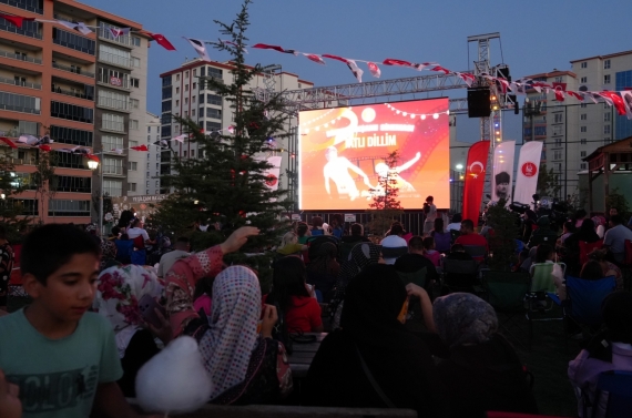 Keçiören’de açık hava sinemalarına yoğun ilgi