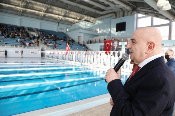 Keçiören’de Atatürk anısına yüzme şampiyonası