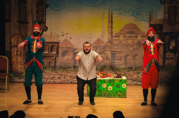 Keçiören’de bir günde iki oyun birden sahnelendi