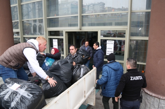 Keçiören’de bir günde onlarca tır yardım toplandı 2 tır ve 3 kamyon yola çıktı