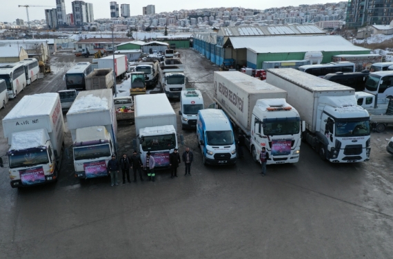 Keçiören’de bir günde onlarca tır yardım toplandı 2 tır ve 3 kamyon yola çıktı
