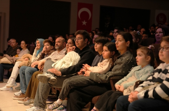 Keçiören’de çocuklar Sihirli Madalyon oyunuyla buluştu