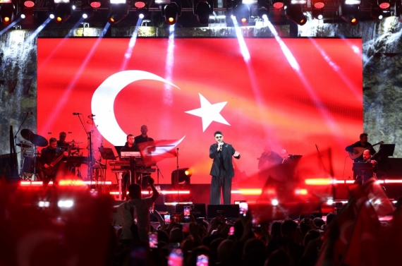 Keçiören’de Cumhuriyet Bayramı coşkusu Semicenk konseriyle yaşandı