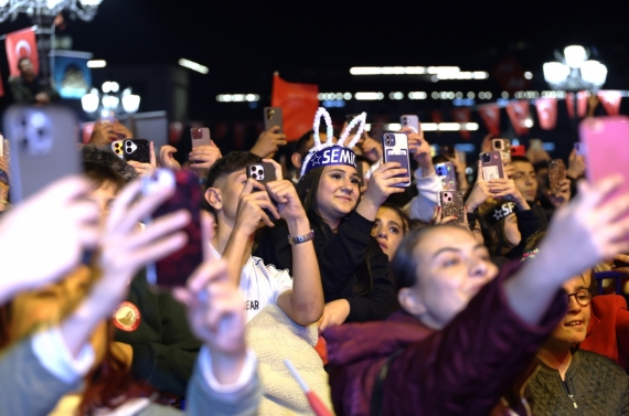 Keçiören’de Cumhuriyet Bayramı coşkusu Semicenk konseriyle yaşandı