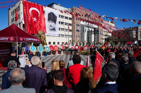 Keçiören’de Cumhuriyet Bayramı coşkusu yaşanıyor