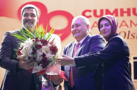 Keçiören’de Cumhuriyet Bayramı Uğur Işılak konseriyle kutlandı