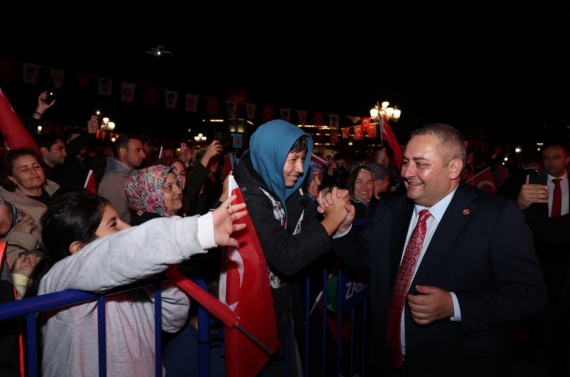 Keçiören’de Cumhuriyet Bayramı Uğur Işılak konseriyle kutlandı