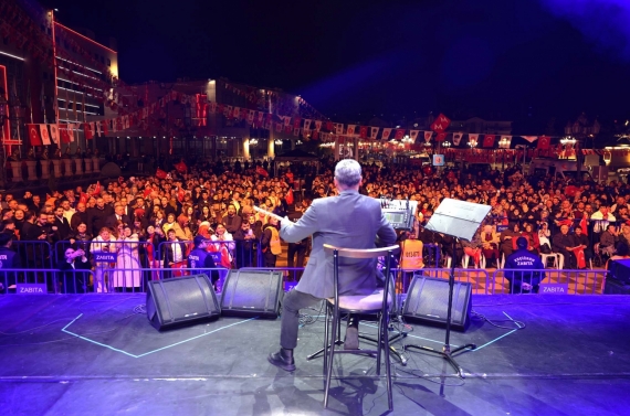 Keçiören’de Cumhuriyet Bayramı Uğur Işılak konseriyle kutlandı