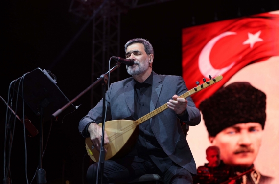 Keçiören’de Cumhuriyet Bayramı Uğur Işılak konseriyle kutlandı