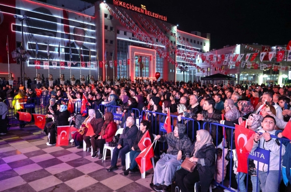 Keçiören’de Cumhuriyet Bayramı Uğur Işılak konseriyle kutlandı