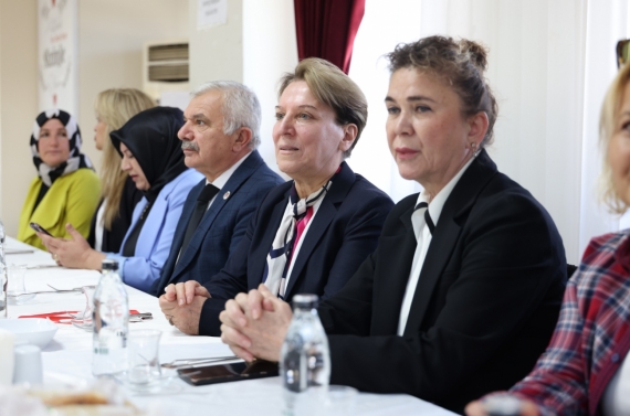 Keçiören’de “Değerlerimizin İzinde Kadın ve Aile” söyleşisi düzenlendi