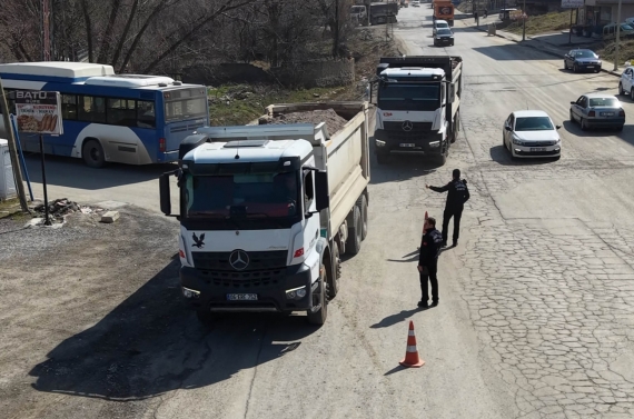 Keçiören’de dronla hafriyat kamyonu denetimi